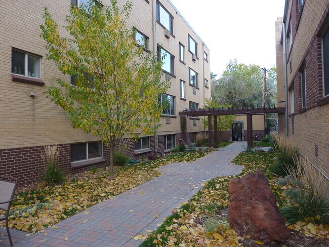 Building Photo - 1055 E Ellsworth Ave