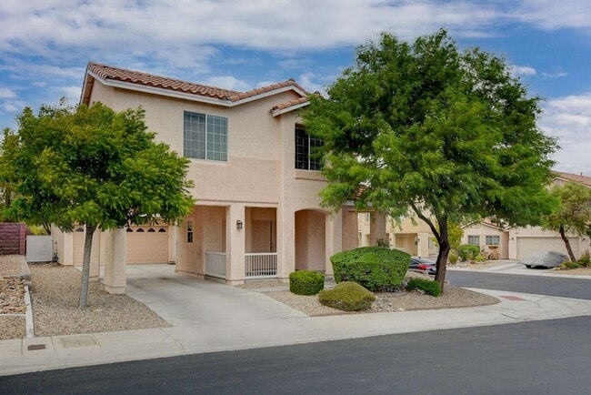 Building Photo - Beautiful 2story house with strip views