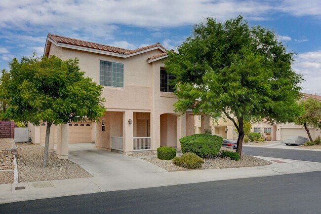 Foto del edificio - Beautiful 2story house with strip views