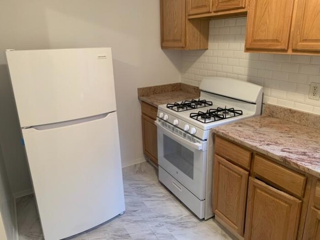 Foto del edificio - 2 bedroom in BRONX NY 10456