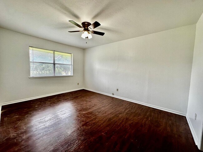 Foto del edificio - 1448 Harper Rd