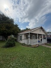 Building Photo - 707 N Delmar Ave