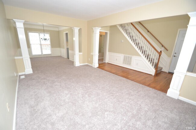 Building Photo - 4737 Sinclair Dr