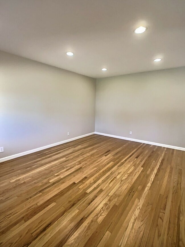 Building Photo - 3 Bedroom House in the 95118