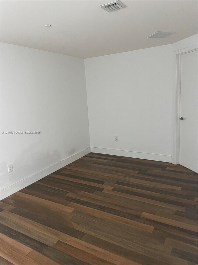 Foto del edificio - 1100 S Miami Ave