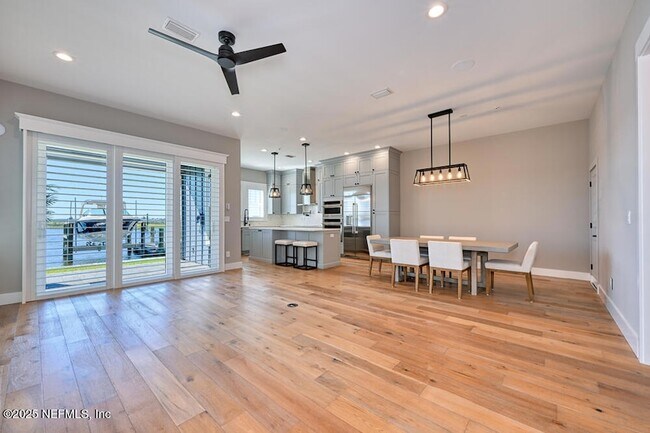 Foto del edificio - 2410 Beach Blvd