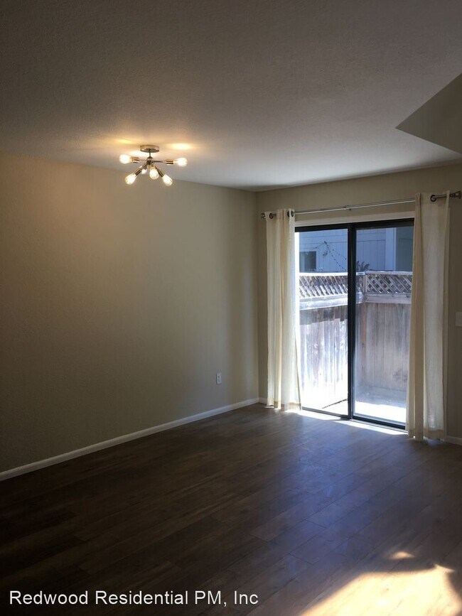 Building Photo - 1 br, 1.5 bath House - 1907 Windmill Circle