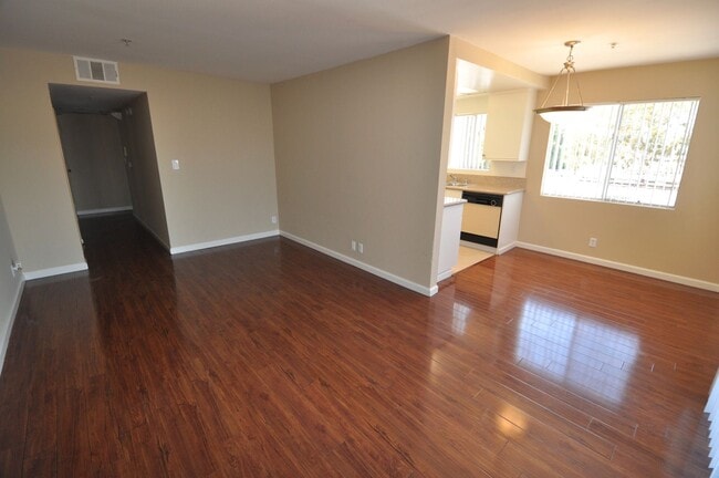Building Photo - 5002 Tujunga Ave
