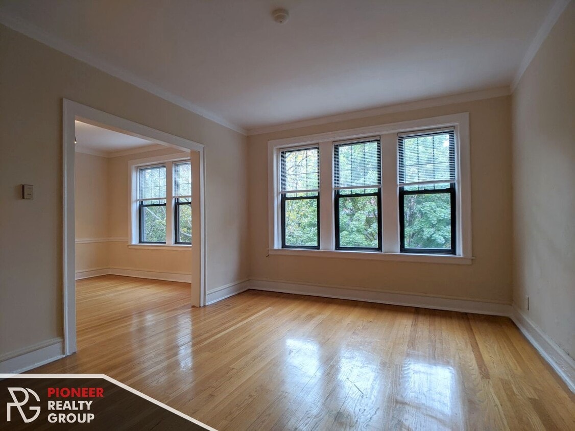 1456 W Byron St Unit 3 1444, Chicago, IL 60613 Apartments in