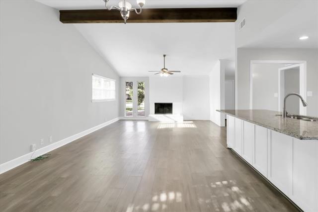 Foto del edificio - 3105 Longbow Ct