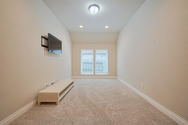 Building Photo - 19 Bear Grove Dr