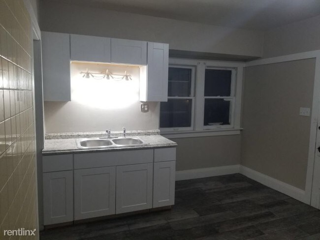 Building Photo - 3 br, 1 bath Apartment - 3021 N 45th Street