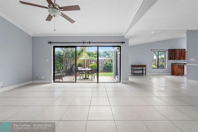 Foto del edificio - 2135 NW 10th St