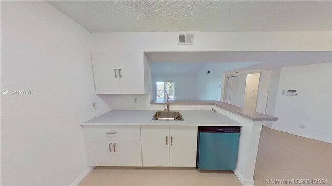 Foto del edificio - 3995 W McNab Rd