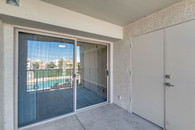 Interior Photo - The Rockford