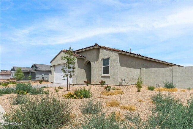 Building Photo - BEAUTIFUL CASA GRANDE HOME FOR RENT!