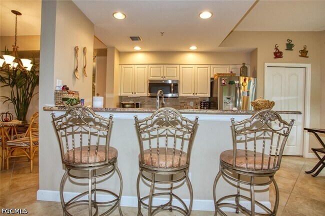 Building Photo - 8076 Queen Palm Ln