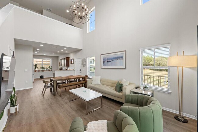 Foto del edificio - 516 E Slaughter Ln