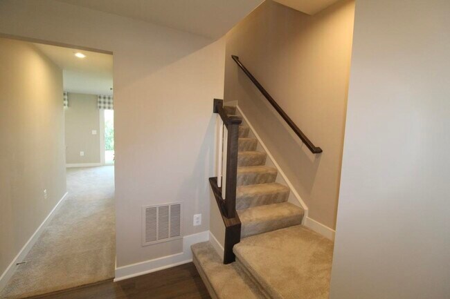 Building Photo - 4489 Drysdale St