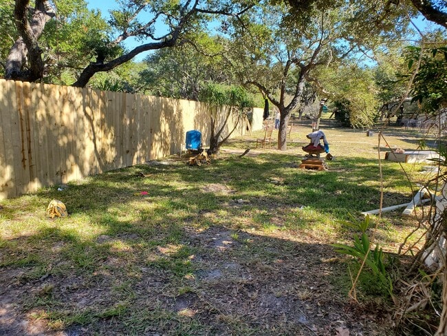 Building Photo - 2401 Mesquite St