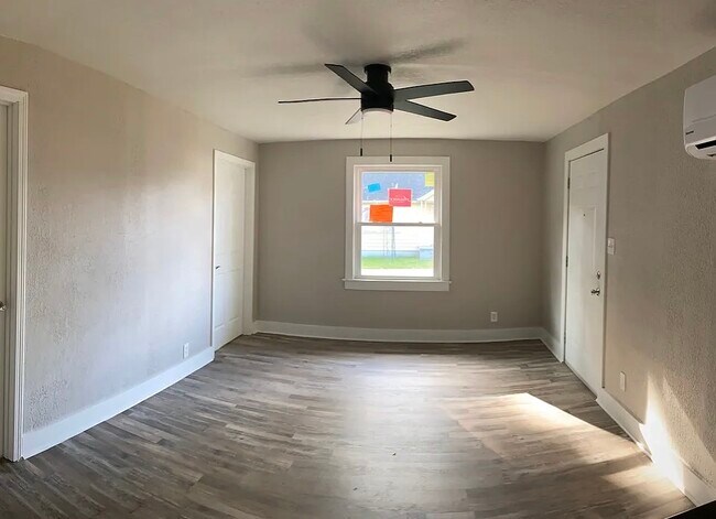 Foto del edificio - 710 Riverview Dr