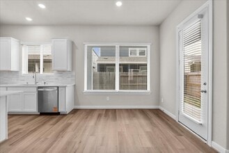 Building Photo - 700 Topwater Trl