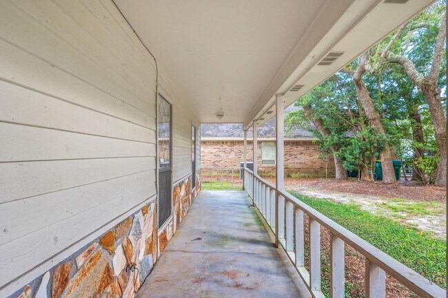 Building Photo - 822 St Joseph Cove
