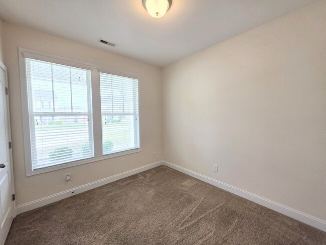 Building Photo - Beautiful Wilmington Floor Plan In Wedgefi...