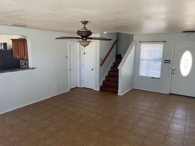 Building Photo - 2 STORY HOME  |  4 BEDROOM  |  2.5 BATHS  ...