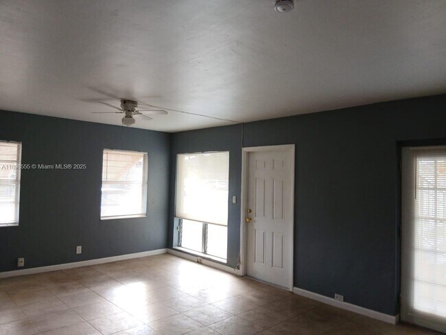 Foto del edificio - 3031 NE 21st Terrace