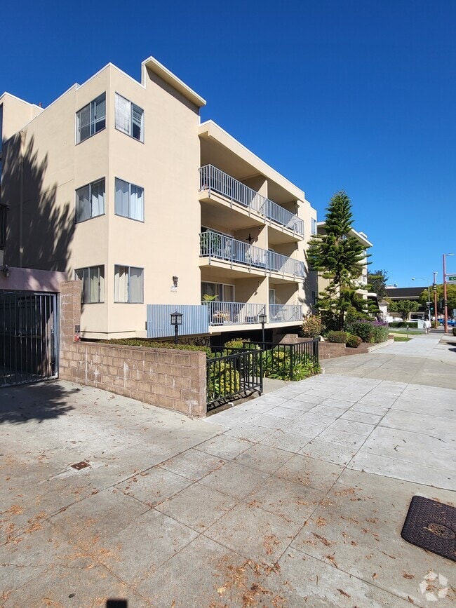 Building Photo - San Carlos Apartments LLC