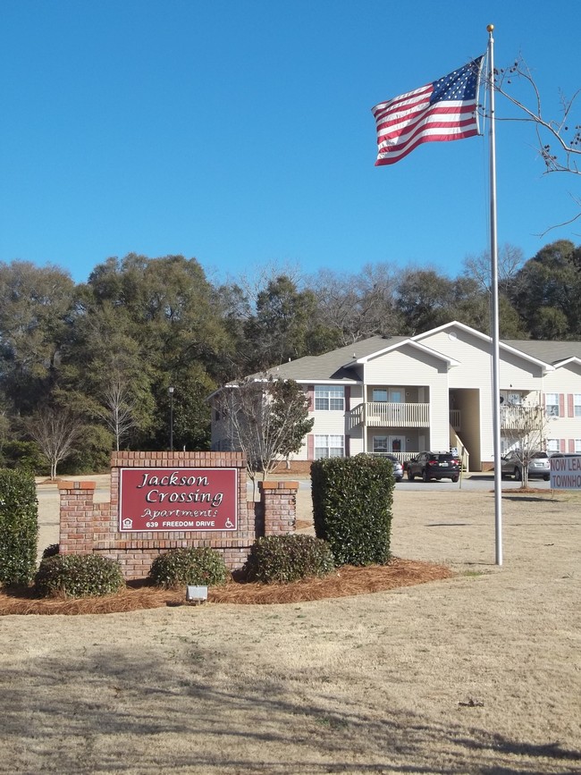 Building Photo - Jackson Crossing Apartments