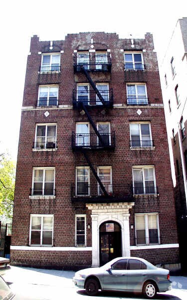 Building Photo - 68 Cabrini Blvd