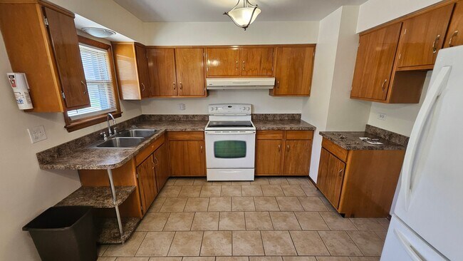 Foto del edificio - 7400-7410 W Diversey Ave