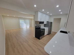 Building Photo - 700 Perrie Dr