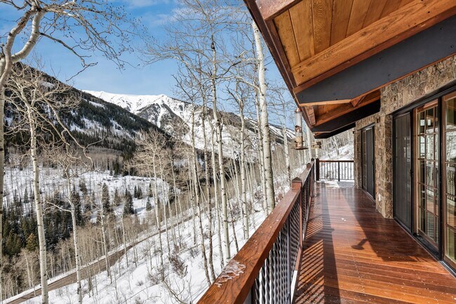 Foto del edificio - 6770 Castle Creek Rd