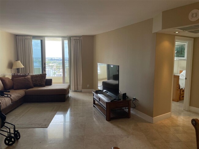 Building Photo - 3180 S Ocean Dr