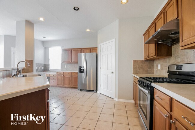 Building Photo - 215 Quail Meadows Ln