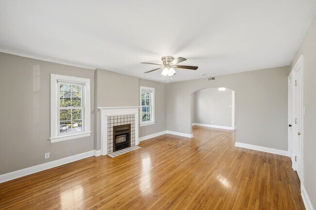 Foto del edificio - 25 W Tulane Rd