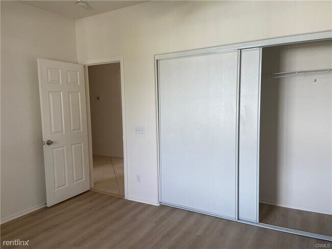 Foto del edificio - 5 br, 3 bath House - 40817 Los Amores Ct