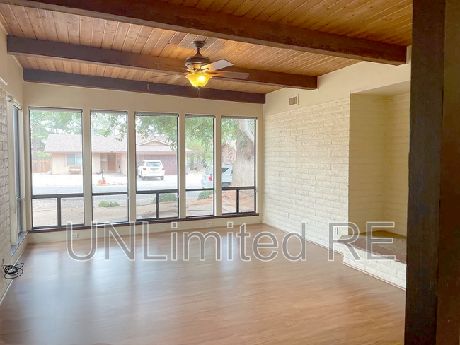 Building Photo - 355 Canyon Diablo Rd