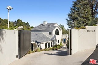 Foto del edificio - 15438 Mulholland Dr