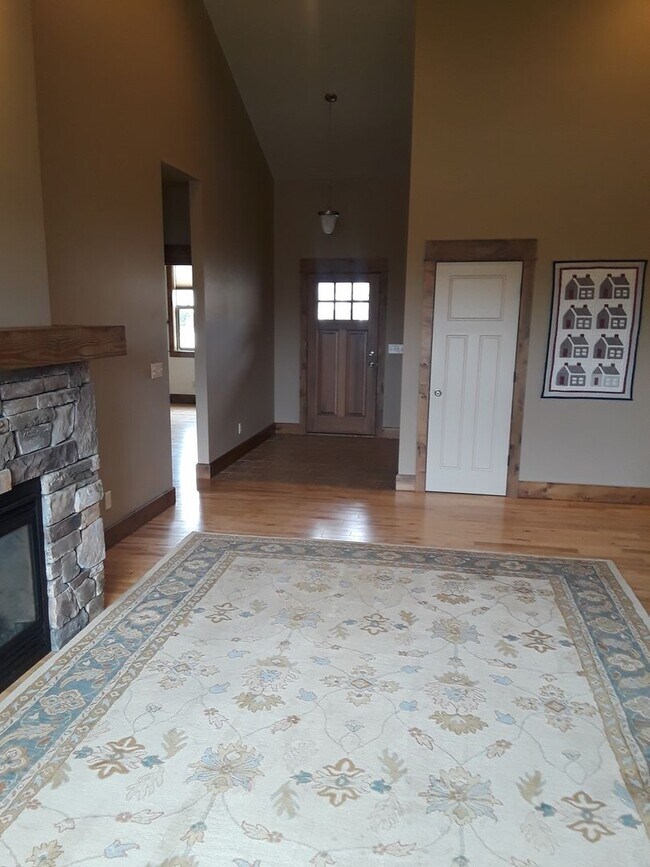 Foto del edificio - 3114 Madrona Ln