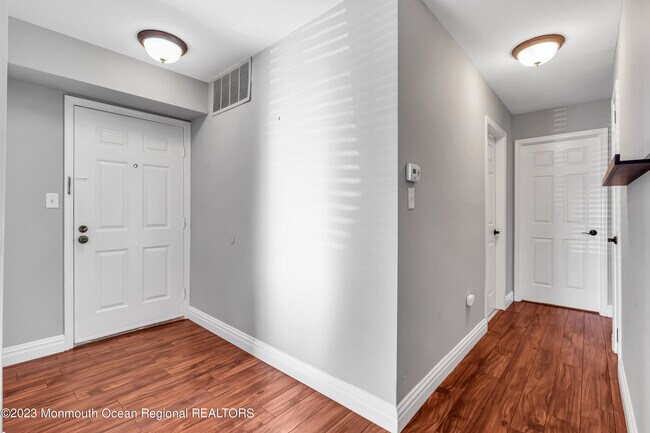 Foto del edificio - 502 Wellington Pl
