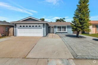 Building Photo - 10231 Empress Ave