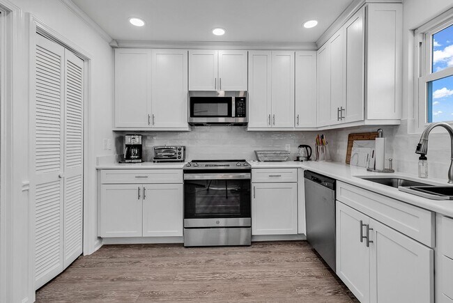 Building Photo - Winter raised beach home rental in Cherry ...
