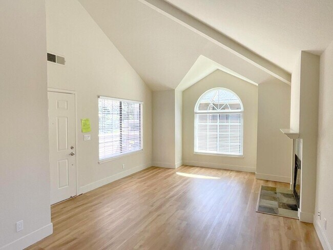 Foto del edificio - Resort Living in this Gorgeous Condo! 1 Ca...