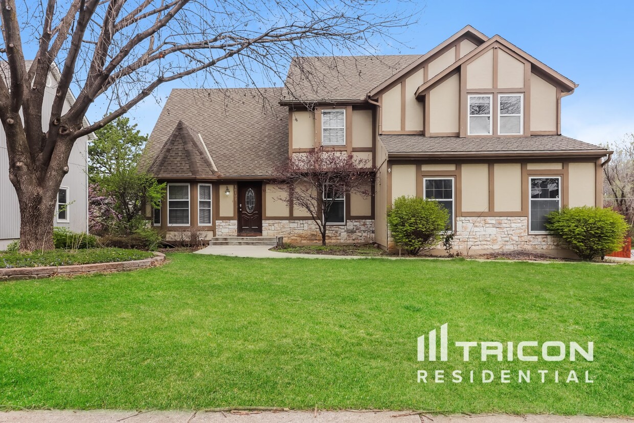 Foto principal - 16102 W 79th Terrace