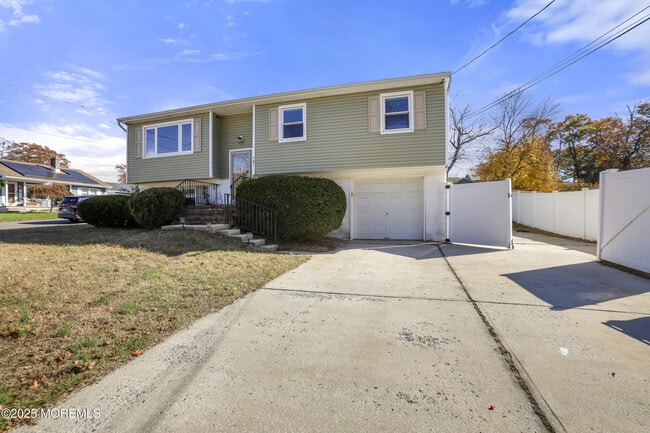 Building Photo - 701 Beach Ave