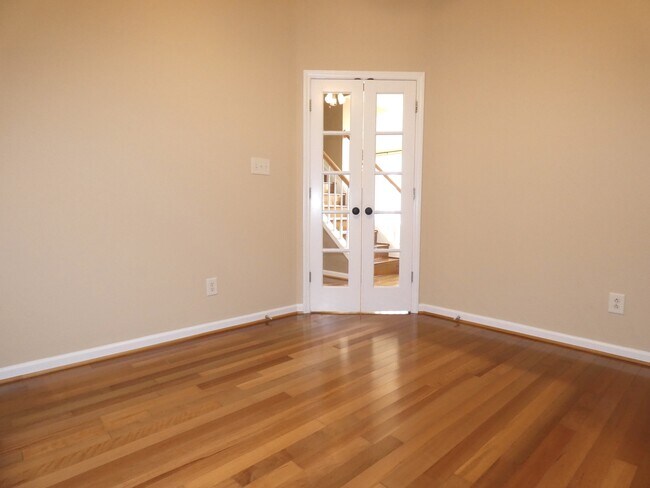 Foto del edificio - 1481 Cantwell Ct